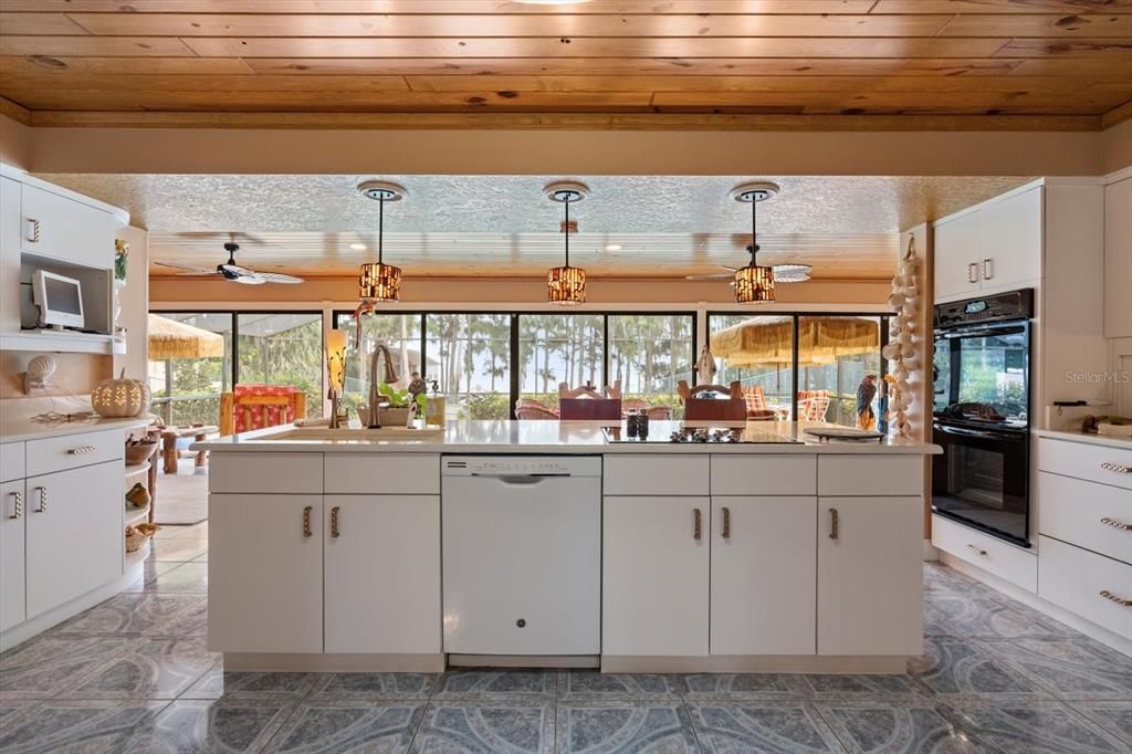 En Venta: $1,500,000 (5 camas, 4 baños, 4421 Pies cuadrados)