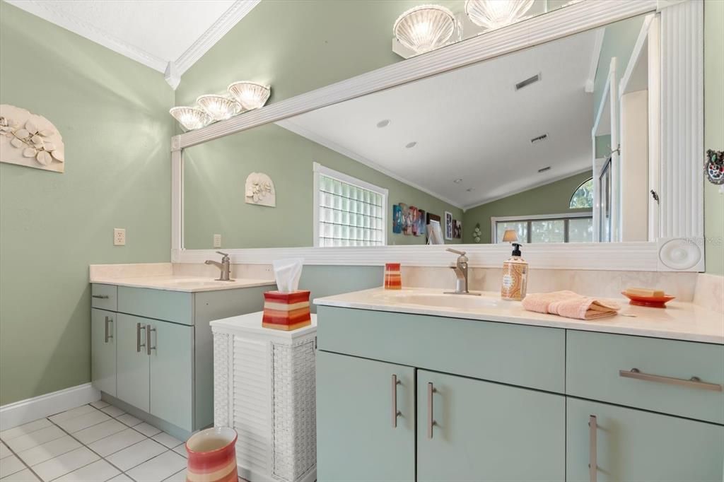 En Venta: $1,500,000 (5 camas, 4 baños, 4421 Pies cuadrados)