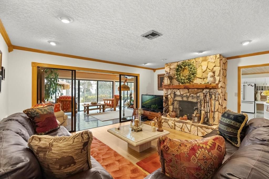 En Venta: $1,500,000 (5 camas, 4 baños, 4421 Pies cuadrados)