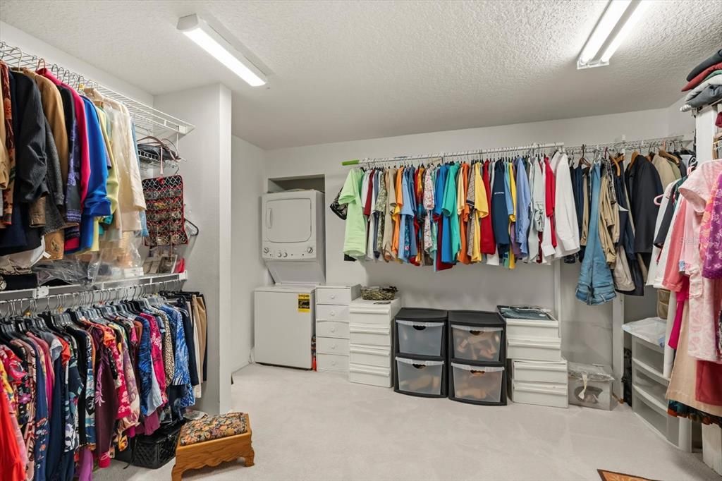 En Venta: $1,500,000 (5 camas, 4 baños, 4421 Pies cuadrados)