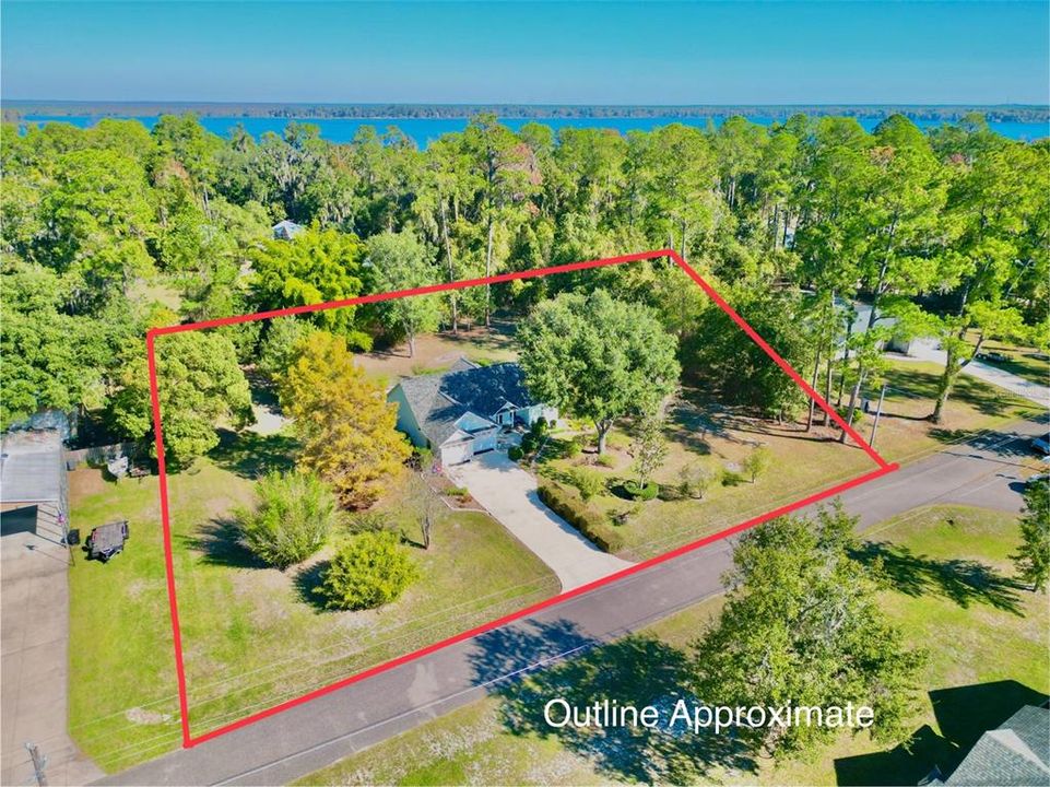 Active With Contract: $355,000 (3 beds, 3 baths, 1664 Square Feet)