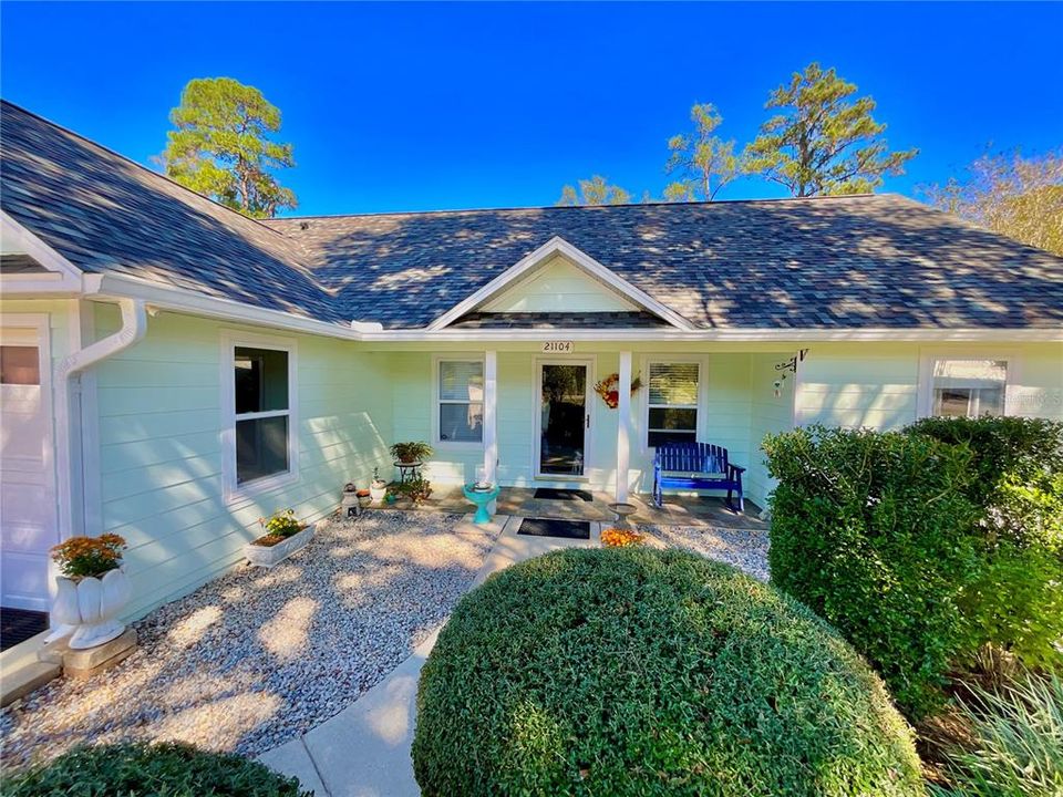 Active With Contract: $355,000 (3 beds, 3 baths, 1664 Square Feet)