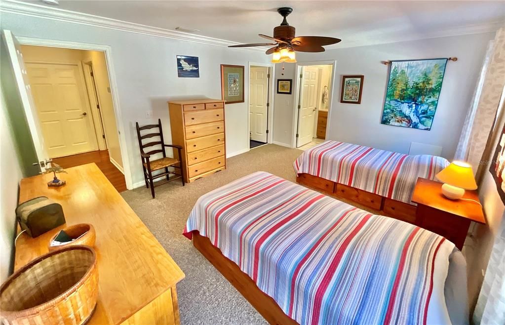 Active With Contract: $355,000 (3 beds, 3 baths, 1664 Square Feet)