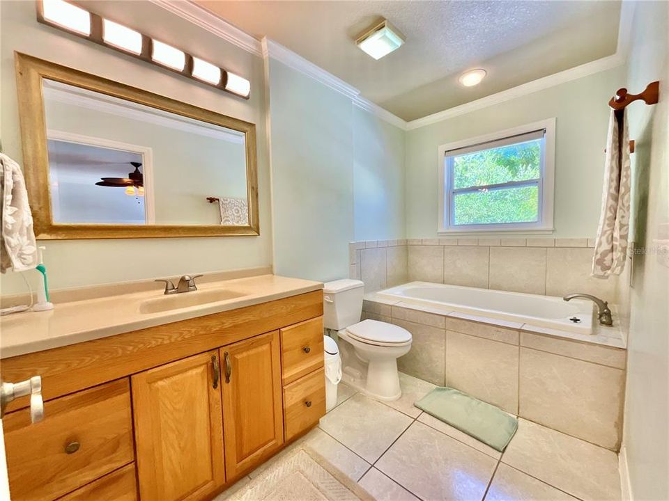 Active With Contract: $355,000 (3 beds, 3 baths, 1664 Square Feet)