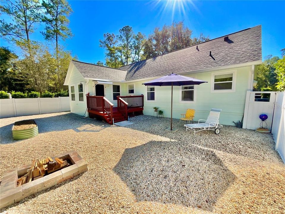 Active With Contract: $355,000 (3 beds, 3 baths, 1664 Square Feet)