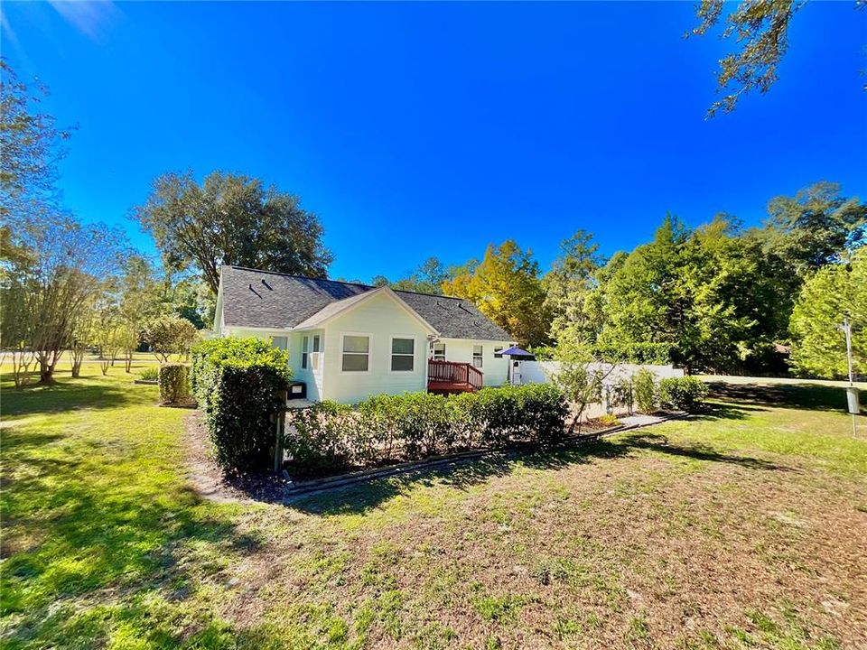 Active With Contract: $355,000 (3 beds, 3 baths, 1664 Square Feet)