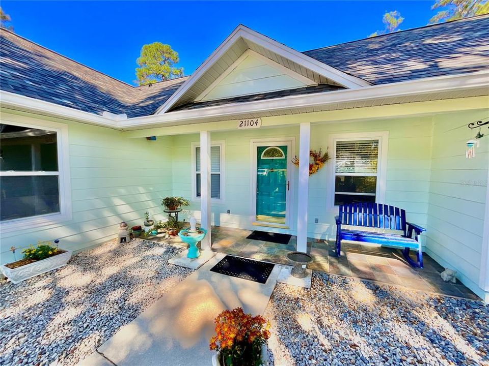 Active With Contract: $355,000 (3 beds, 3 baths, 1664 Square Feet)