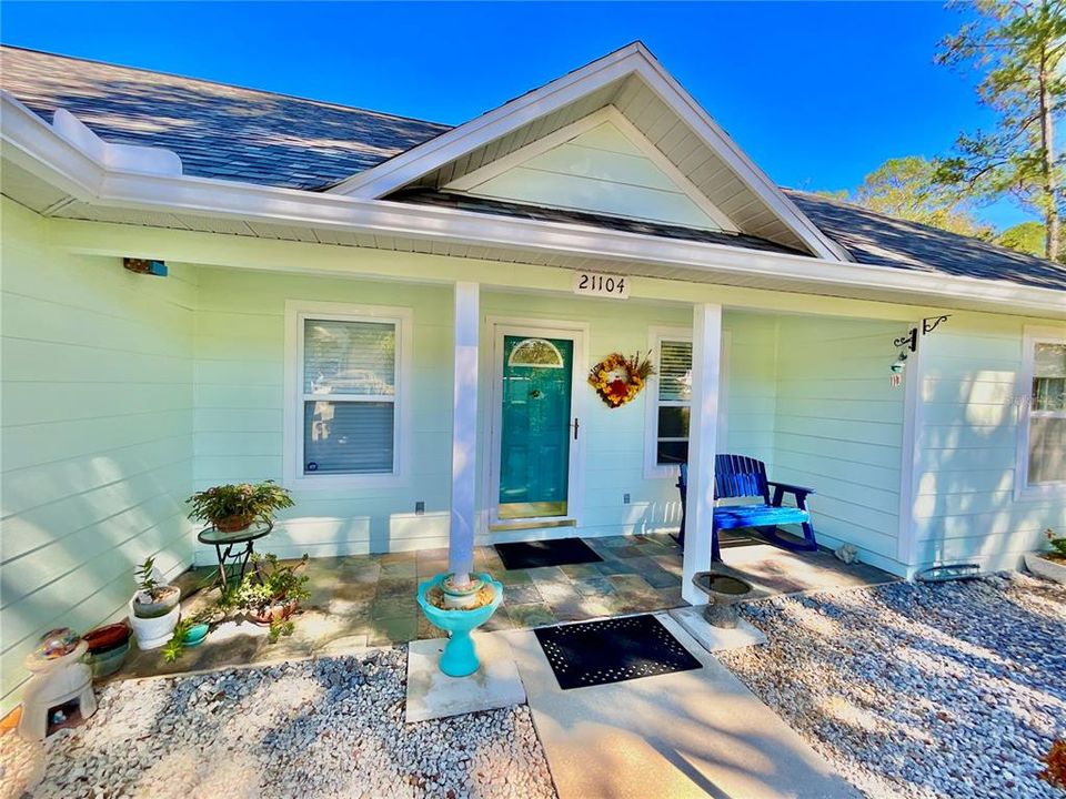 Active With Contract: $355,000 (3 beds, 3 baths, 1664 Square Feet)