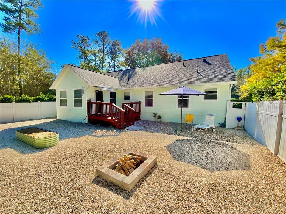 Active With Contract: $355,000 (3 beds, 3 baths, 1664 Square Feet)