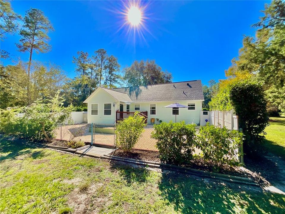 Active With Contract: $355,000 (3 beds, 3 baths, 1664 Square Feet)