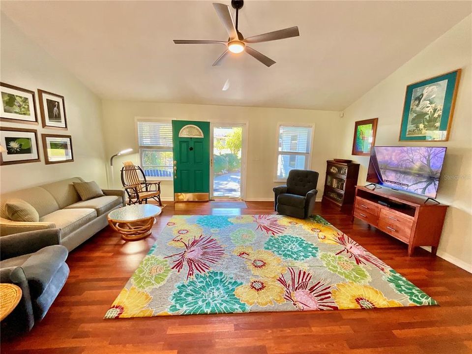 Active With Contract: $355,000 (3 beds, 3 baths, 1664 Square Feet)