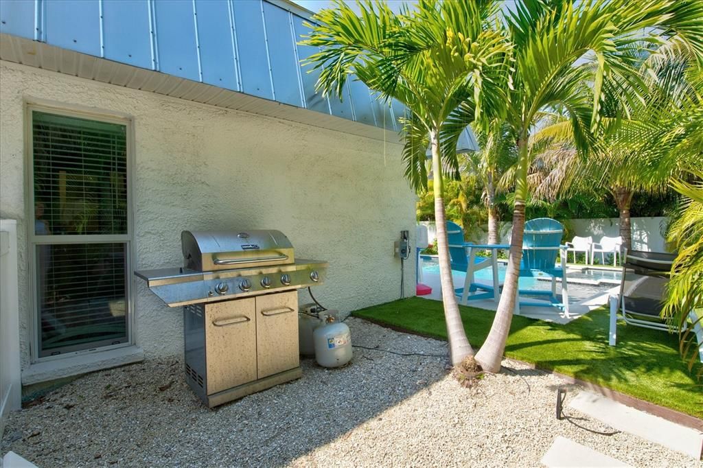 For Sale: $1,500,000 (4 beds, 0 baths, 1676 Square Feet)