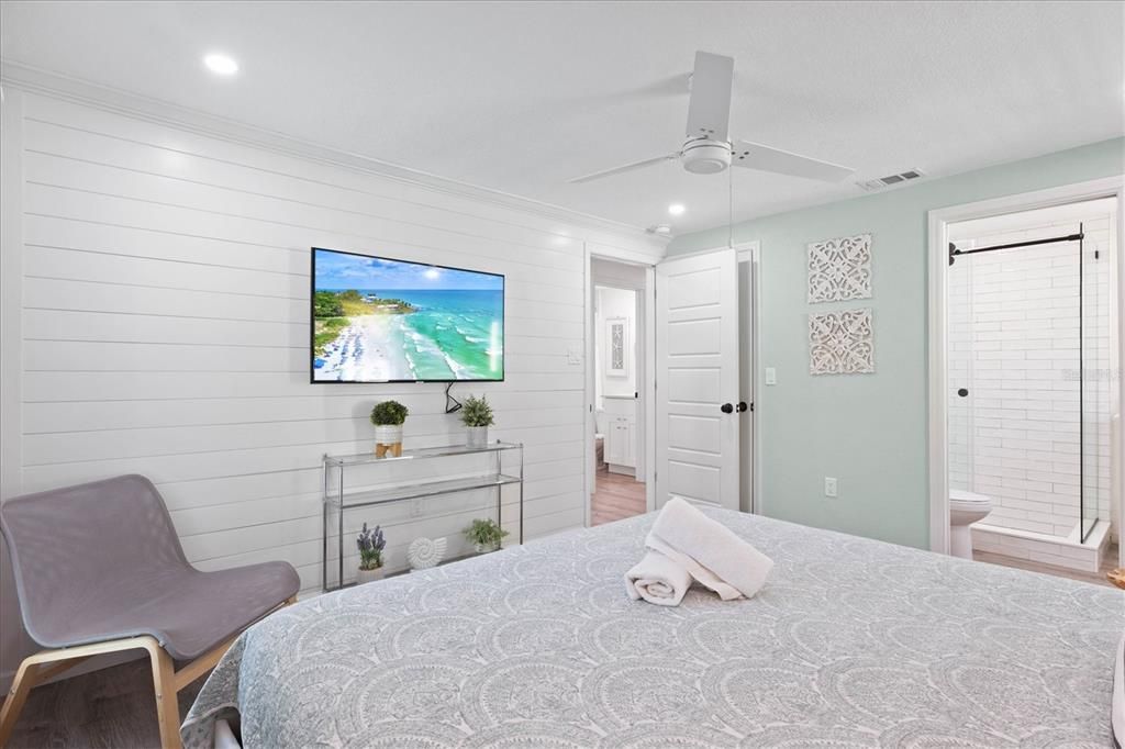 For Sale: $1,500,000 (4 beds, 0 baths, 1676 Square Feet)