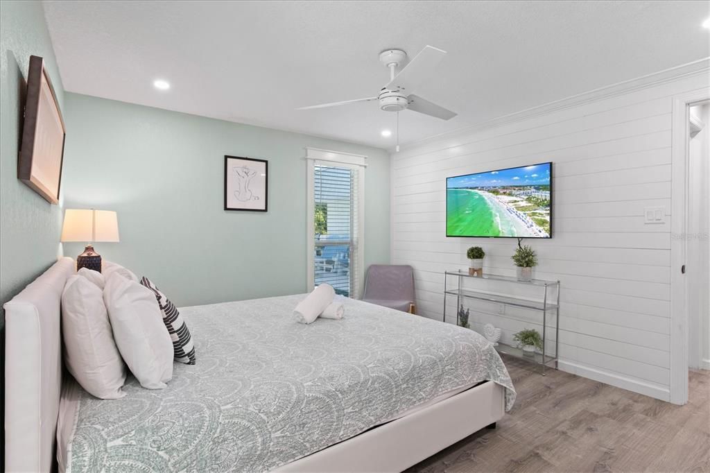 For Sale: $1,500,000 (4 beds, 0 baths, 1676 Square Feet)