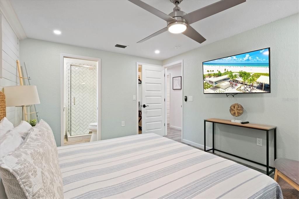 For Sale: $1,500,000 (4 beds, 0 baths, 1676 Square Feet)