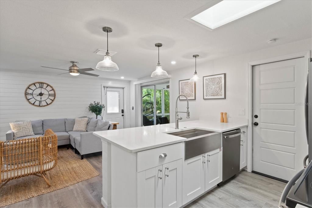 For Sale: $1,500,000 (4 beds, 0 baths, 1676 Square Feet)