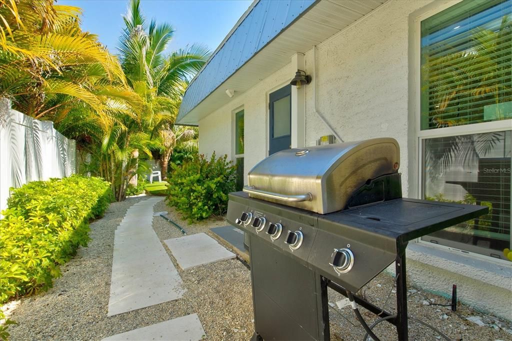 For Sale: $1,500,000 (4 beds, 0 baths, 1676 Square Feet)