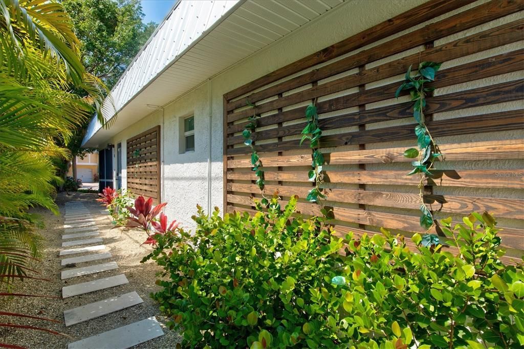 For Sale: $1,500,000 (4 beds, 0 baths, 1676 Square Feet)