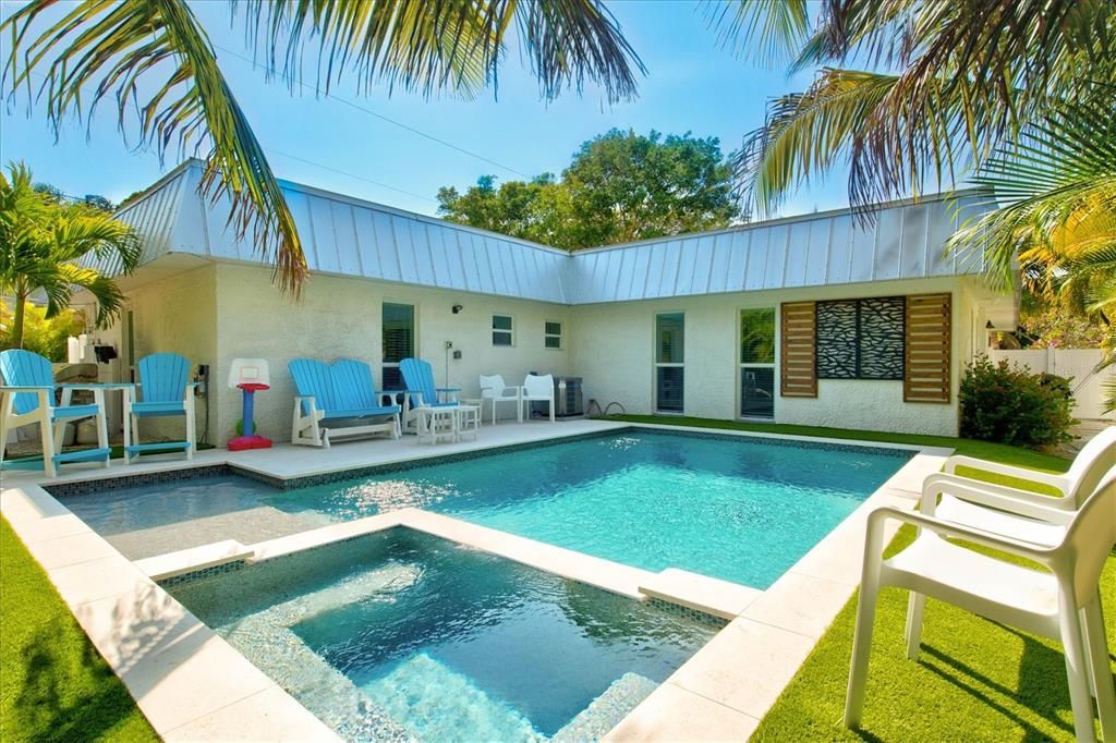 For Sale: $1,500,000 (4 beds, 0 baths, 1676 Square Feet)