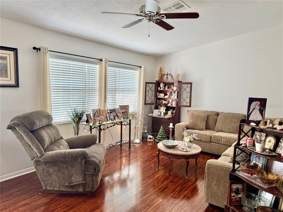 For Sale: $339,900 (2 beds, 2 baths, 1444 Square Feet)
