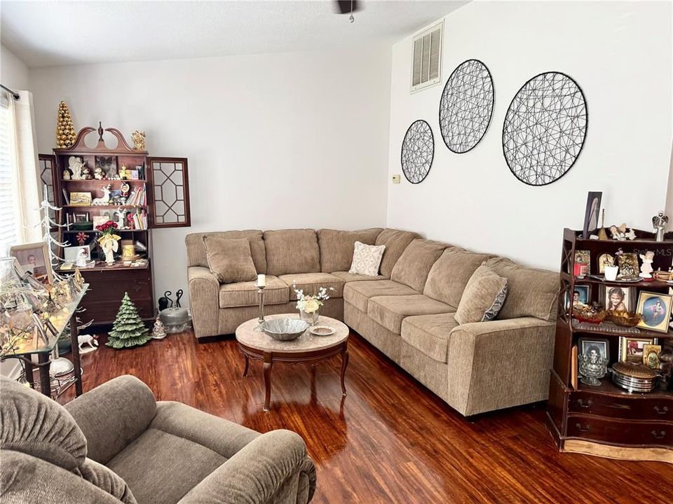 For Sale: $339,900 (2 beds, 2 baths, 1444 Square Feet)