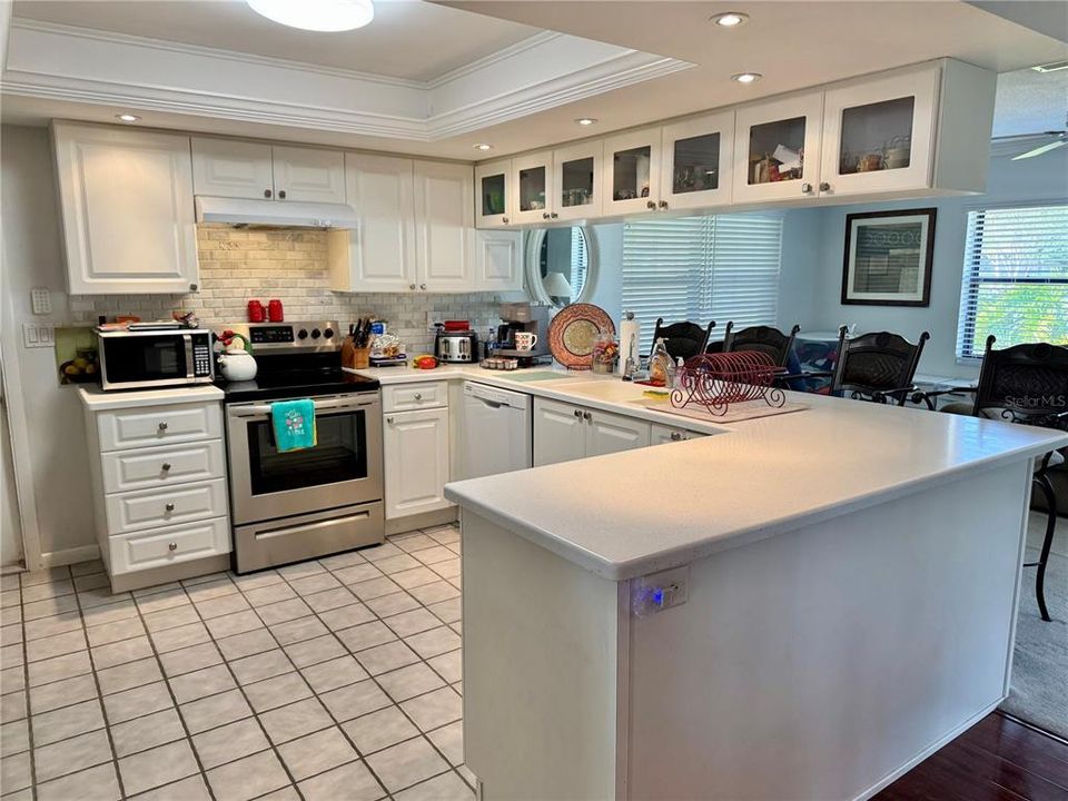 For Sale: $339,900 (2 beds, 2 baths, 1444 Square Feet)