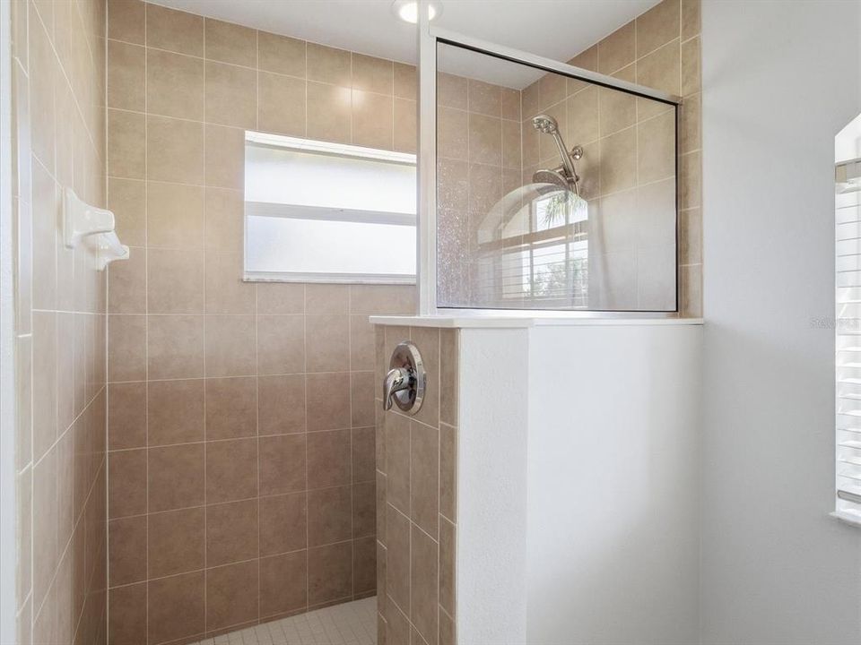 Active With Contract: $349,900 (3 beds, 2 baths, 2012 Square Feet)