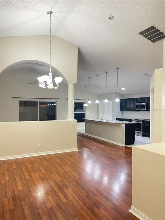 En Renta: $2,500 (4 camas, 2 baños, 1787 Pies cuadrados)