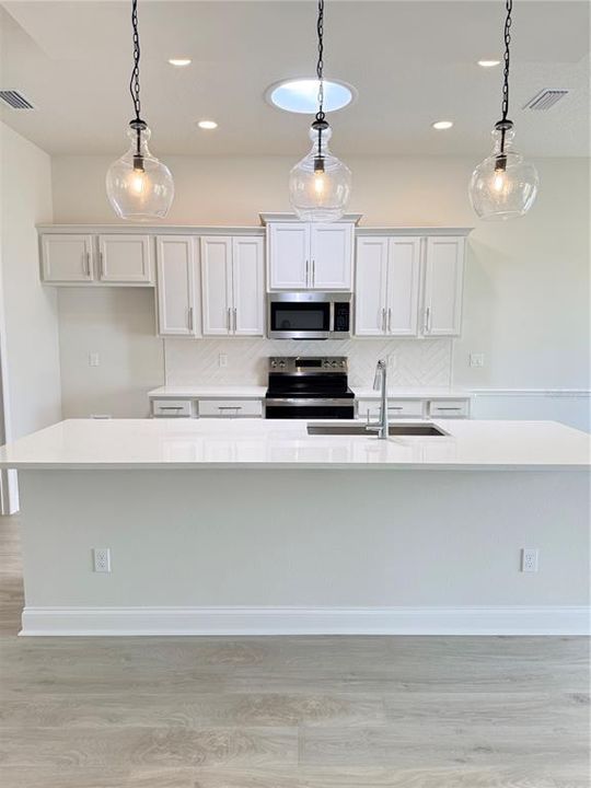 For Sale: $406,900 (3 beds, 2 baths, 1610 Square Feet)