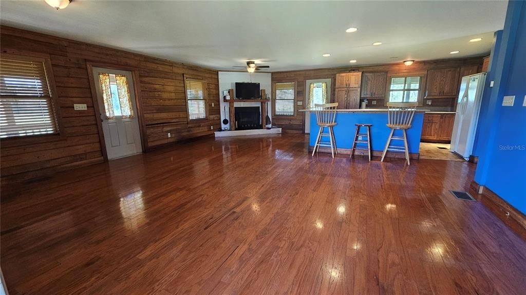 For Sale: $625,000 (3 beds, 2 baths, 2016 Square Feet)