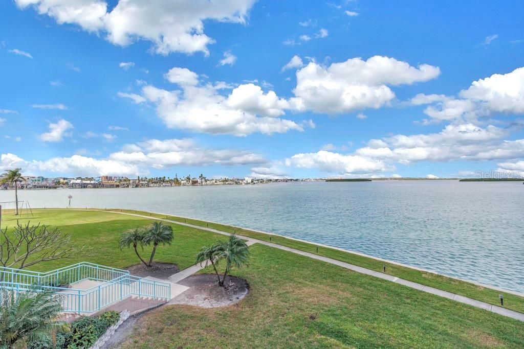 待售: $610,000 (2 贝兹, 3 浴室, 2090 平方英尺)