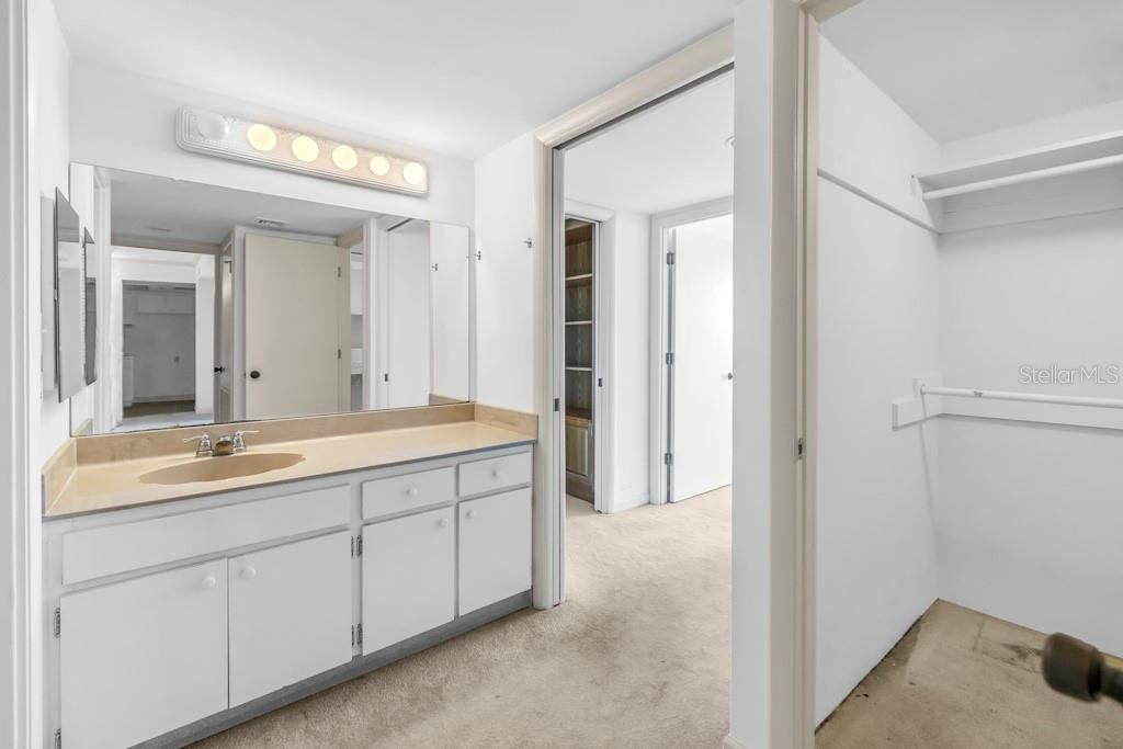 待售: $610,000 (2 贝兹, 3 浴室, 2090 平方英尺)