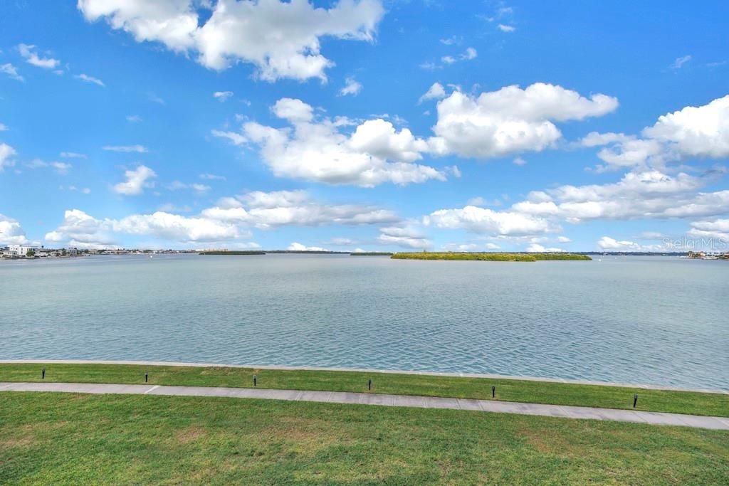 待售: $610,000 (2 贝兹, 3 浴室, 2090 平方英尺)