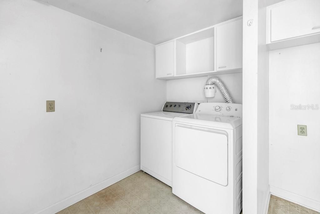 待售: $610,000 (2 贝兹, 3 浴室, 2090 平方英尺)