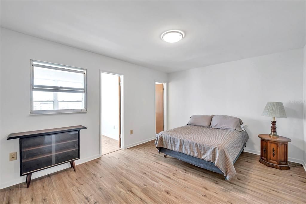 待售: $125,000 (2 贝兹, 2 浴室, 1120 平方英尺)