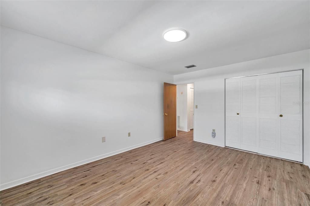 待售: $125,000 (2 贝兹, 2 浴室, 1120 平方英尺)