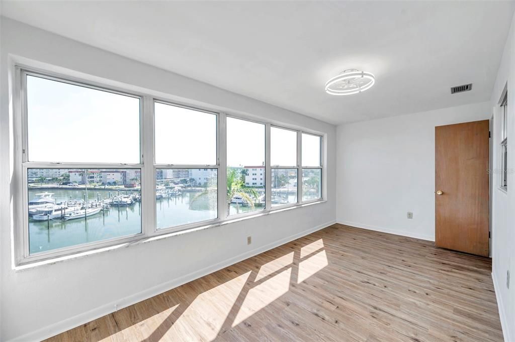 待售: $125,000 (2 贝兹, 2 浴室, 1120 平方英尺)