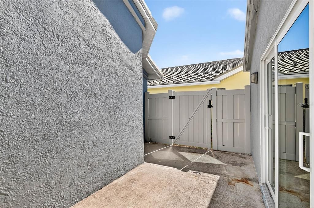 For Sale: $799,000 (4 beds, 3 baths, 2078 Square Feet)