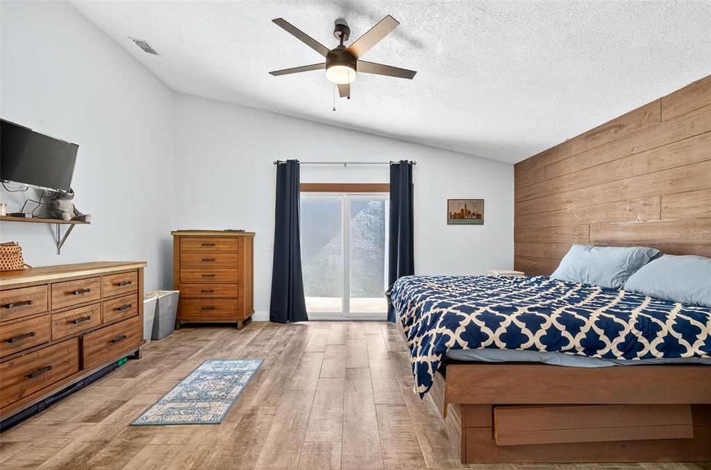 For Sale: $799,000 (4 beds, 3 baths, 2078 Square Feet)