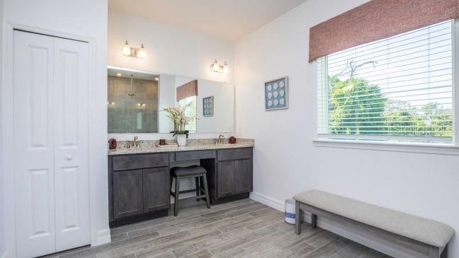 For Sale: $454,900 (3 beds, 2 baths, 1989 Square Feet)