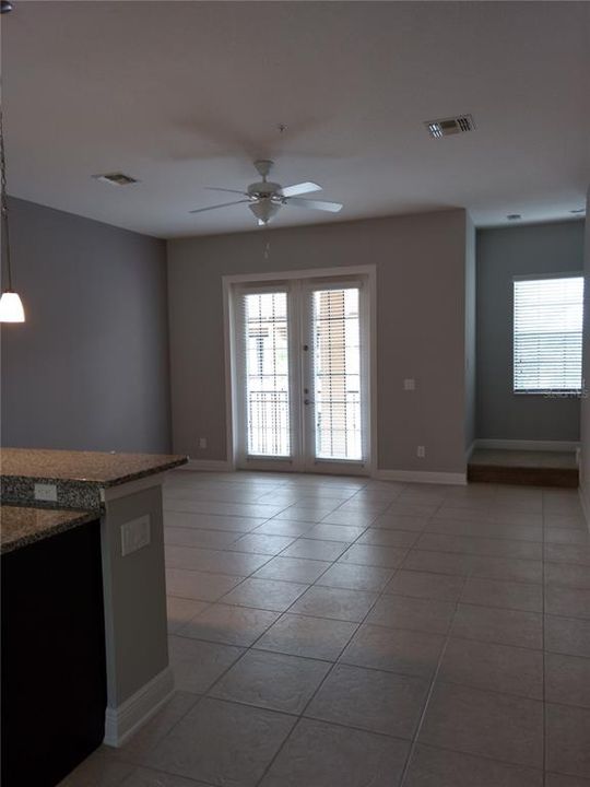 В аренду: $2,450 (3 спален, 3 ванн, 1416 Квадратных фут)