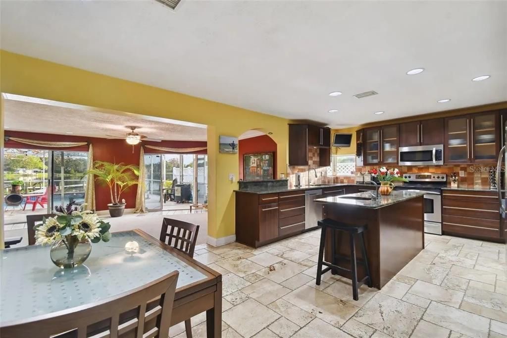 На продажу: $625,000 (3 спален, 2 ванн, 2444 Квадратных фут)