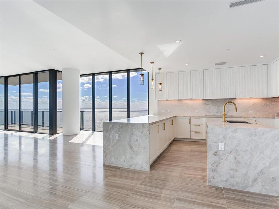 For Rent: $25,000 (3 beds, 3 baths, 2940 Square Feet)