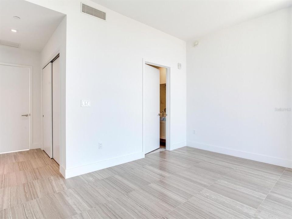 For Rent: $25,000 (3 beds, 3 baths, 2940 Square Feet)