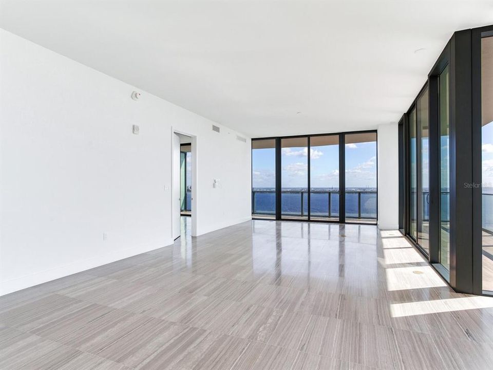 For Rent: $25,000 (3 beds, 3 baths, 2940 Square Feet)