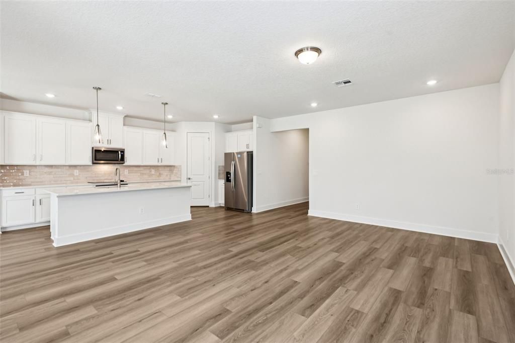 Active With Contract: $393,750 (4 beds, 3 baths, 2190 Square Feet)