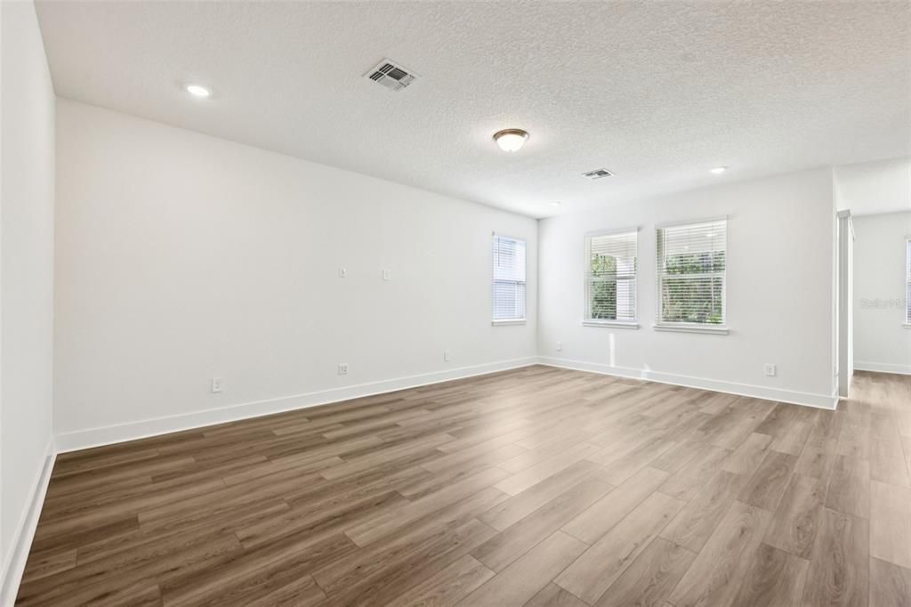 Active With Contract: $393,750 (4 beds, 3 baths, 2190 Square Feet)