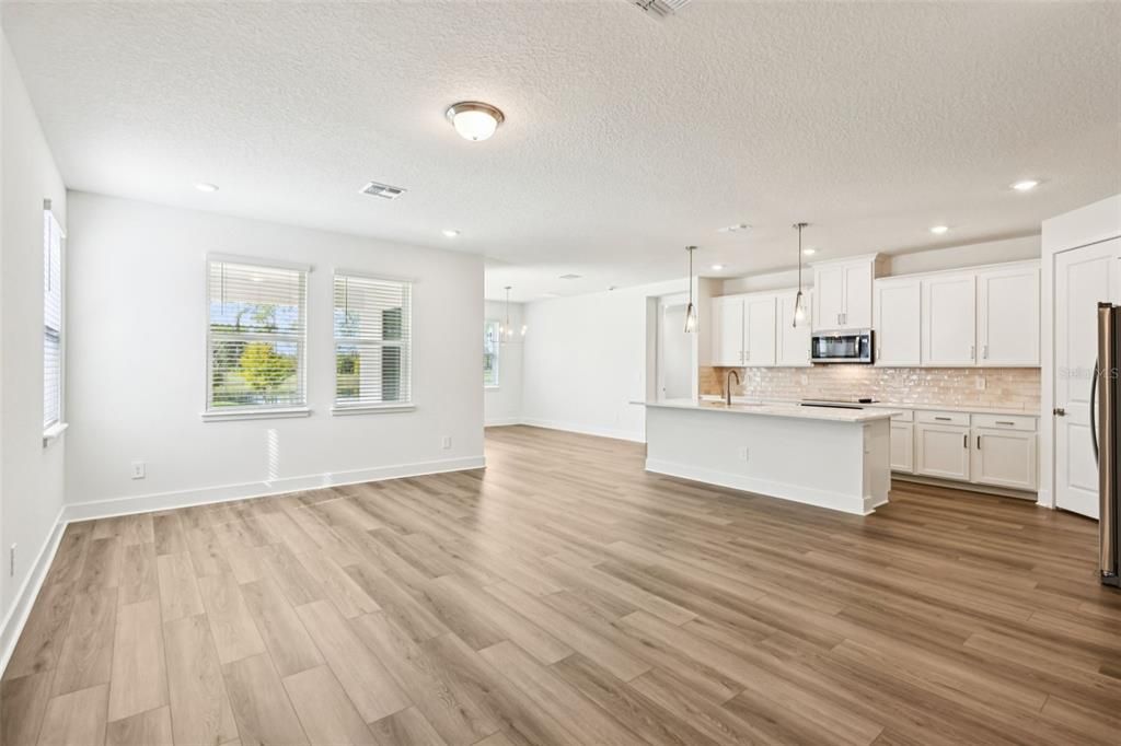 Active With Contract: $393,750 (4 beds, 3 baths, 2190 Square Feet)