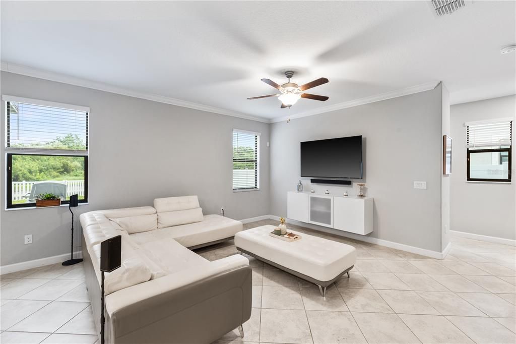 For Sale: $460,000 (4 beds, 2 baths, 3034 Square Feet)