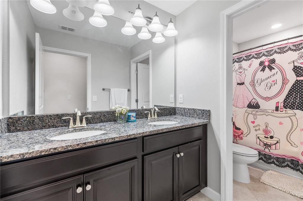 For Sale: $460,000 (4 beds, 2 baths, 3034 Square Feet)